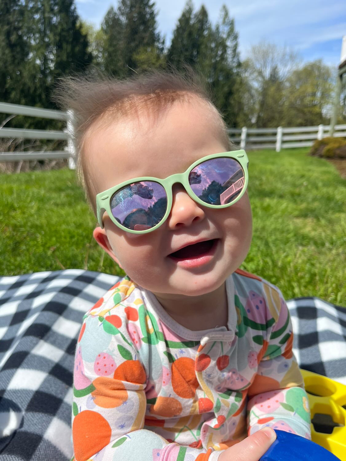 Caractéristique souhaitée : des lunettes de soleil pour bébé trop mignonnes pour les mots