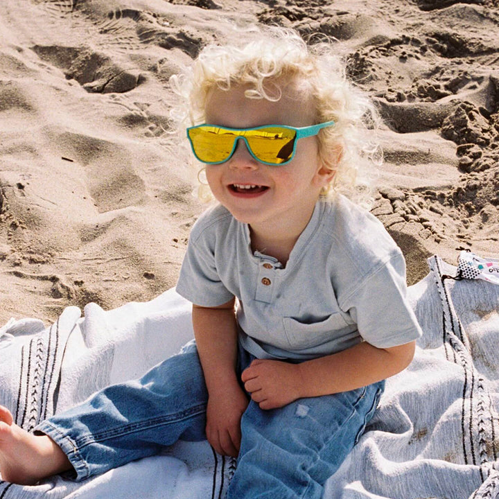 Bouclier scientifique étrange | Enfant en bas âge